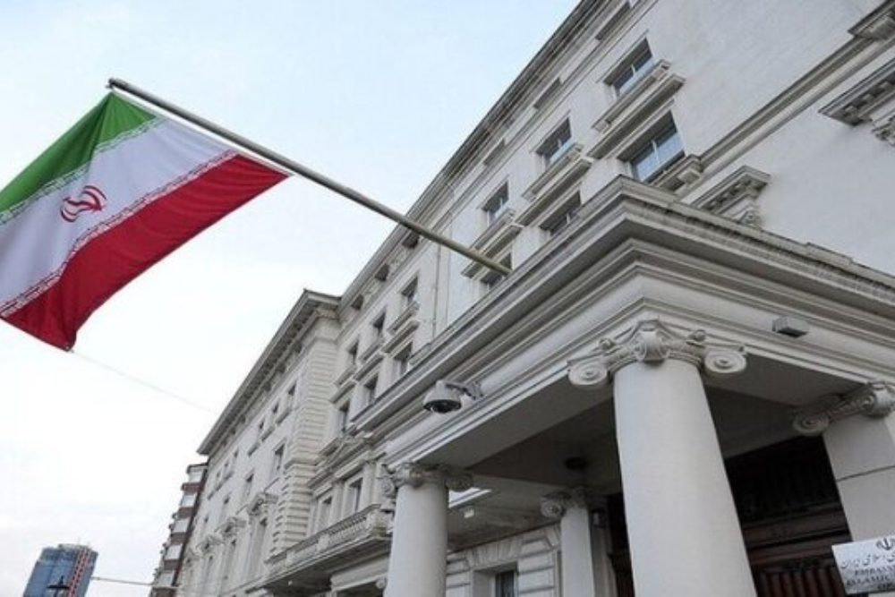 نیمه‌برافراشته شدن پرچم ایران در نمایندگی‌های کشورمان در اروپا