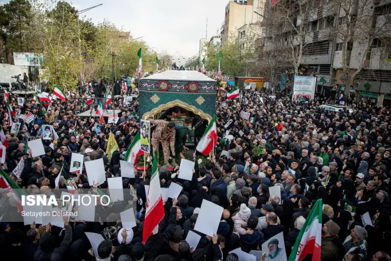 گزارش تصویری | تشییع پیکر 100 شهید مردمی و مدافع امنیت در تهران