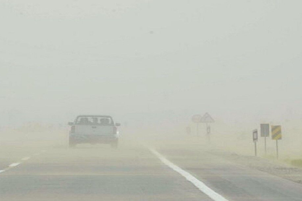 یزد در محاصره طوفان شدید