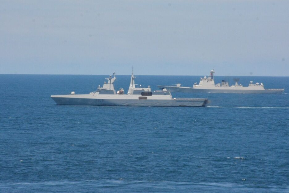 برگزاری رژه دریایی با حضور شناورهای رزمی