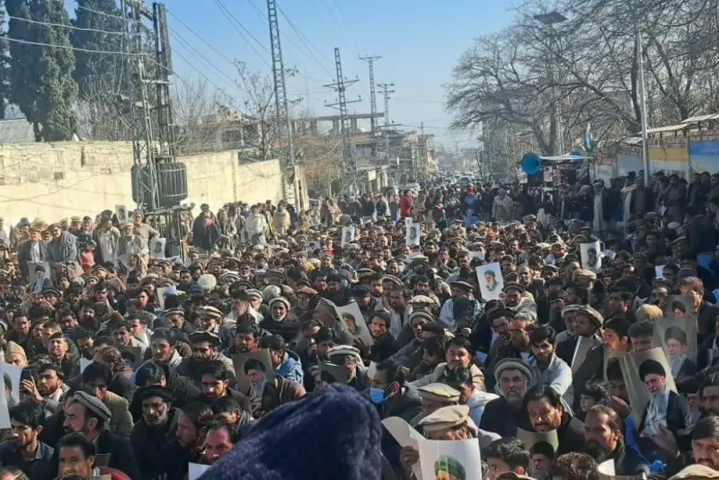 حمایت مردم پاکستان از ملت ایران و تجدید عهد با مقام معظم رهبری