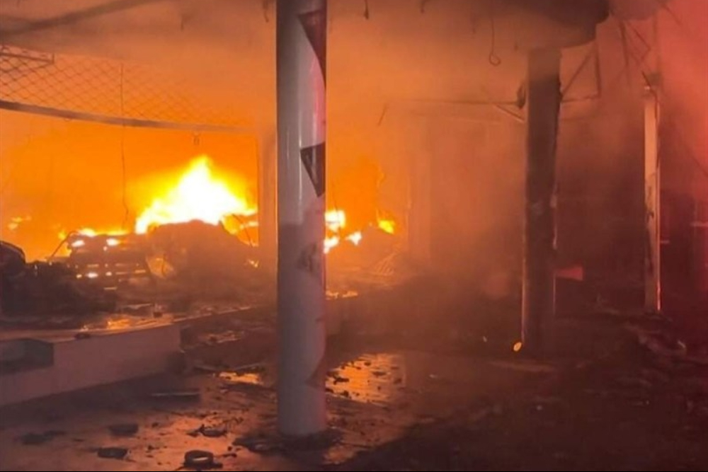 وقوع آتش‌سوزی مهیب در یک مرکز خرید در پاکستان