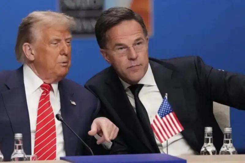 دبیرکل ناتو درباره گرینلند با ترامپ گفت‌وگو کرد