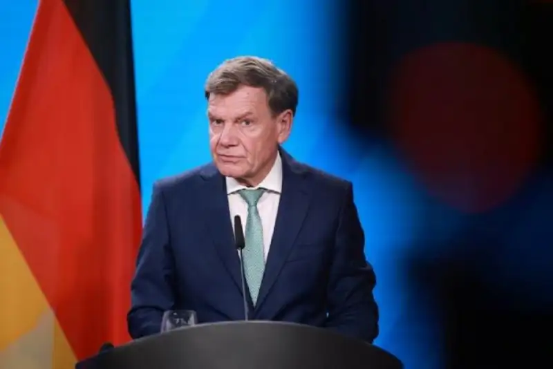 دستِ ردِ آلمان بر سینه ترامپ