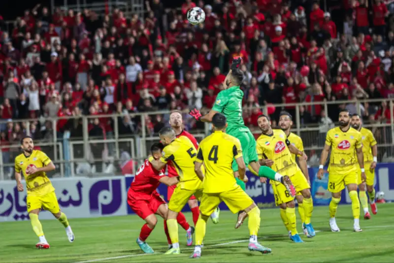 آزمون بزرگ فجرسپاسی مقابل گل گهر