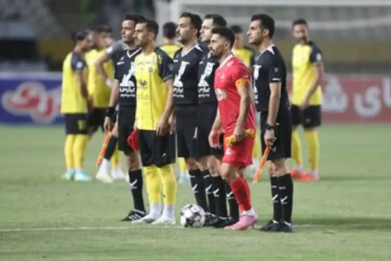 الکلاسیکوی ایران در خارج از ورزشگاه آزادی