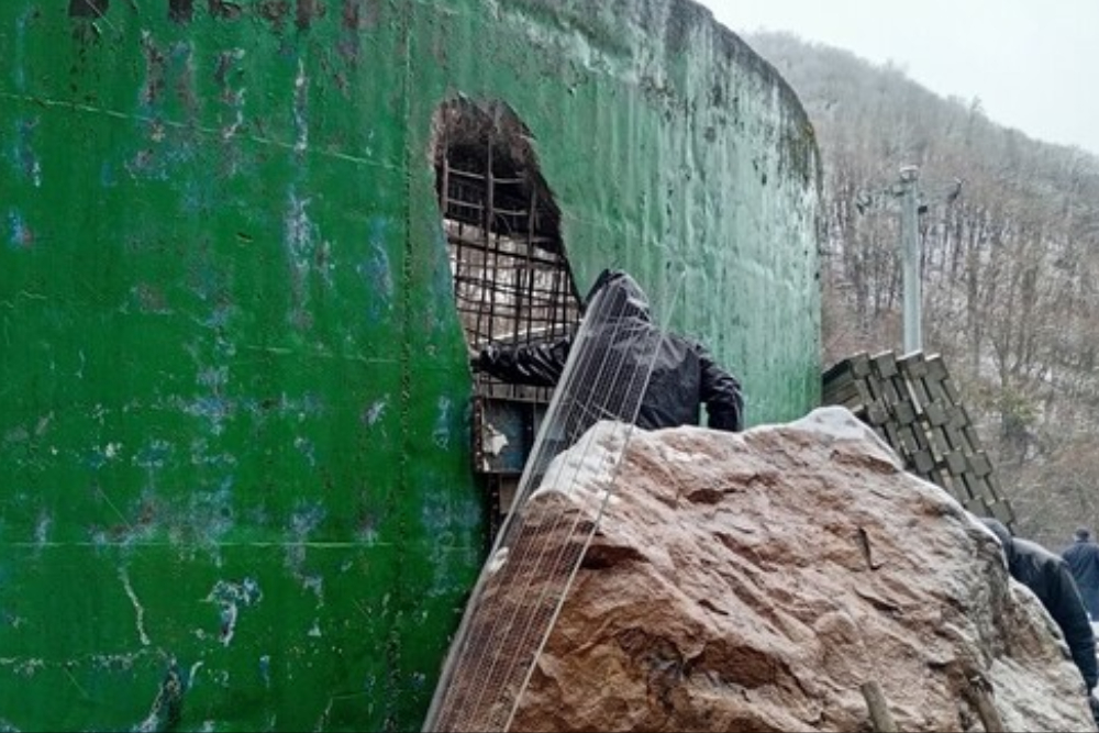 رانش شدید زمین در آستارا و آسیب دیدن تصفیه‌خانه بهارستان