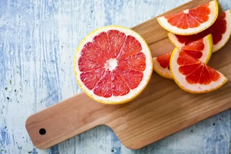 چرا خوردن گریپ‌فروت به سلامت قلب و پوست شما کمک می‌کند؟