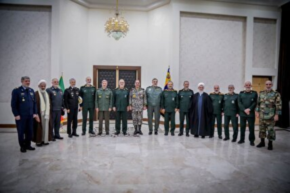 پاکپور: اتحاد ارتش و سپاه، سد مستحکم مقابل فتنه ها/حاتمی: وحدت نیروهای مسلح ضامن امنیت ملی