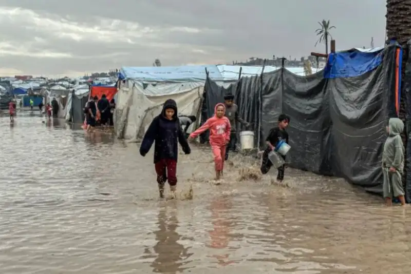 نگرانی یونیسف درباره صدها هزار کودک غزه‌ای آواره در سرمای زمستان