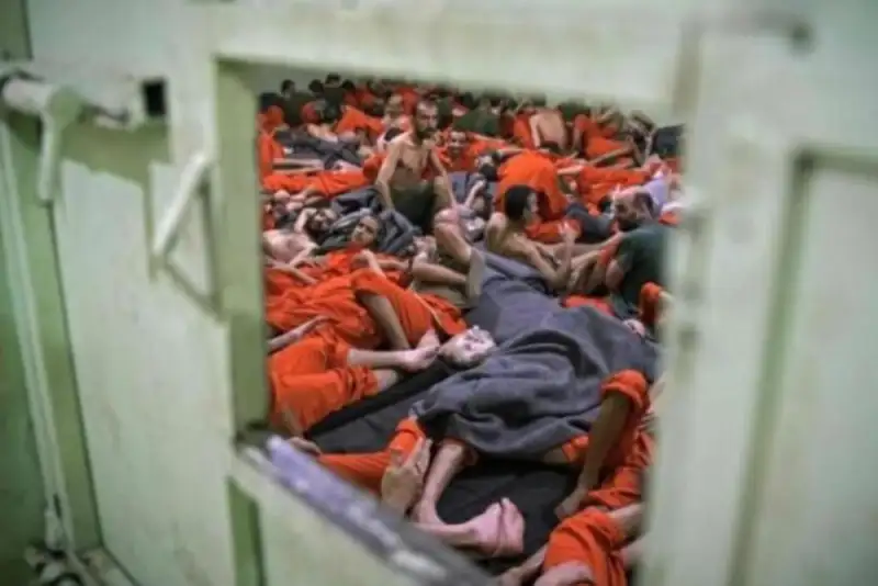 ماجرای  انتقال زندانیان داعش به عراق چیست؟