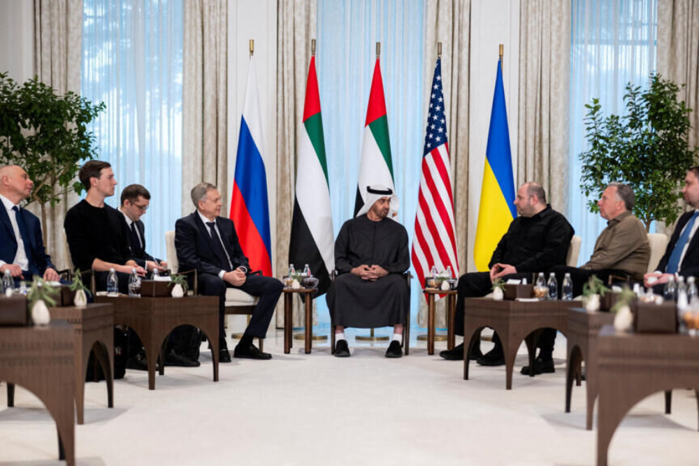 مذاکرات سه‌جانبه درباره اوکراین به روز دوم کشیده شد