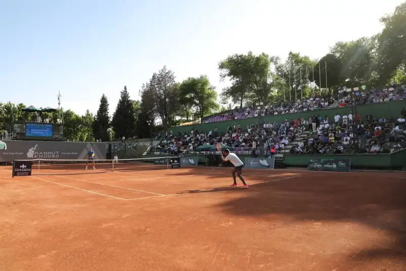 داوران زن ایرانی در تنیس ناگویا قضاوت می‌کنند