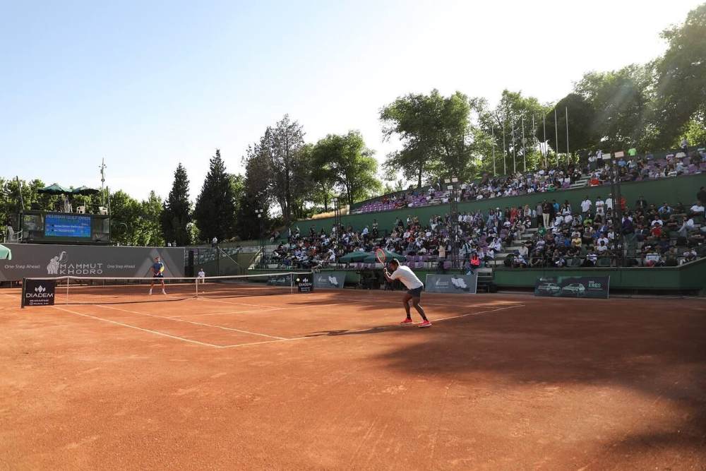 داوران زن ایرانی در تنیس ناگویا قضاوت می‌کنند