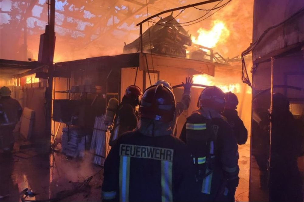 حریق شدید در مشهد؛ 100 آتش‌نشان اعزام شدند