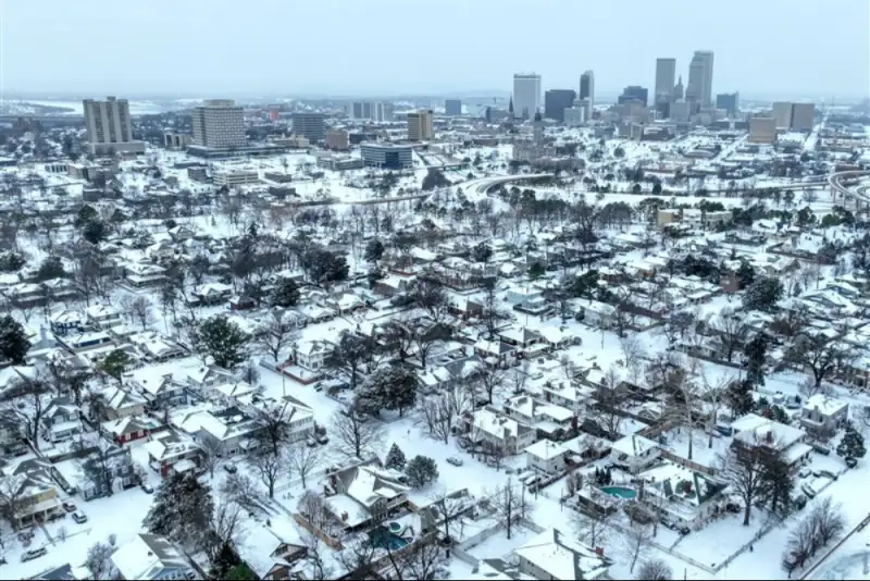 طوفان، آمریکا را فلج کرد/قطعی برق 750 هزار مشترک /دمای 40- درجه