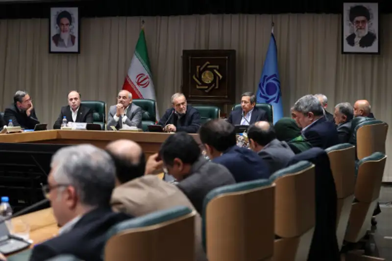 دستور ویژه پزشکیان به استانداران مرزی برای واردات فوری کالاهای اساسی