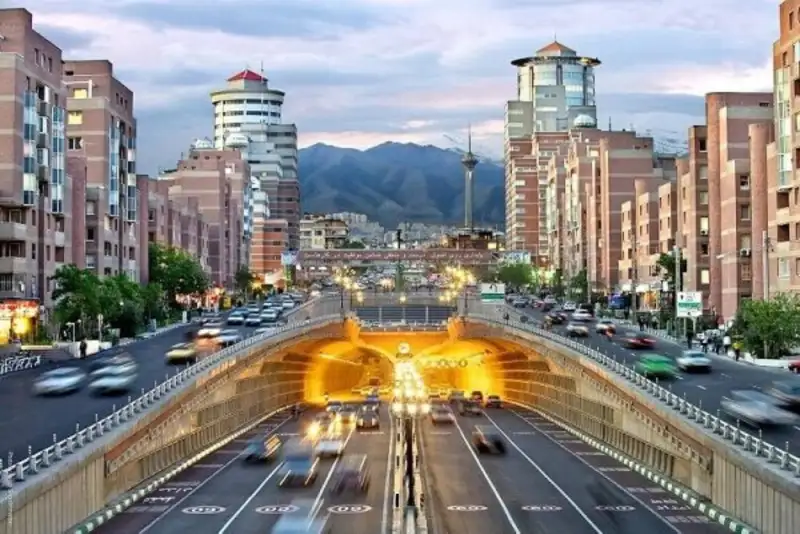 انسداد هر دو مسیر تونل توحید در تهران