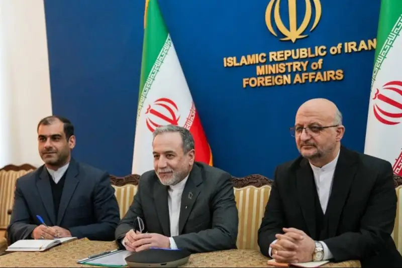 عراقچی: سفرای ایران واقعیت تروریسم علیه کشورمان را به جهان منتقل کنند