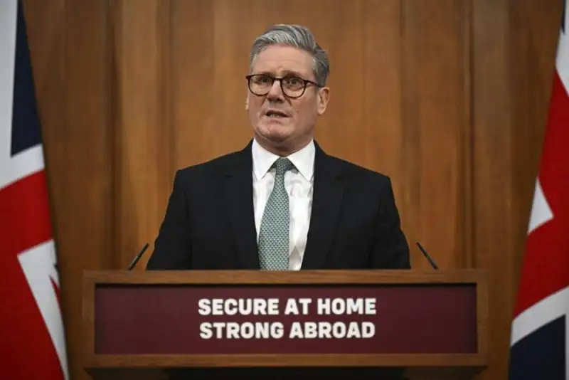 پس از 8 سال نخست وزیر انگلیس به چین سفر کرد