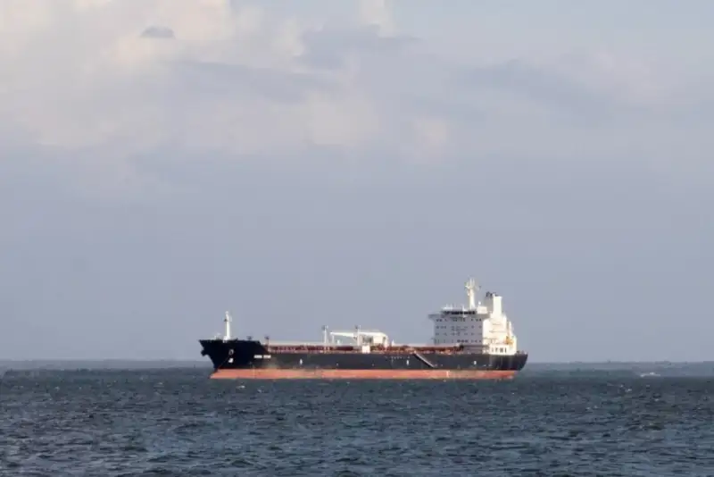 آمریکا یک نفتکش توقیفی ونزوئلا را برمی‌گرداند