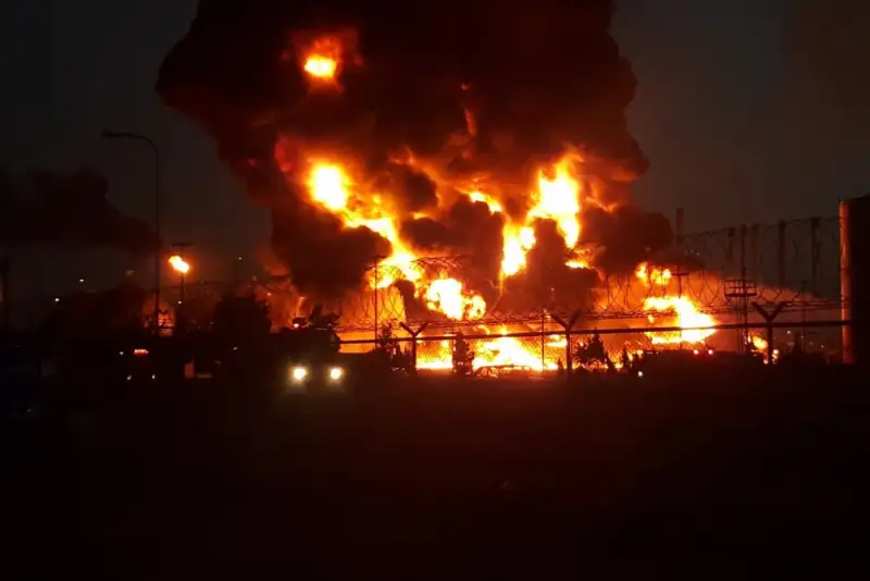 انفجار شدید در پالایشگاه توپراش ترکیه+ فیلم