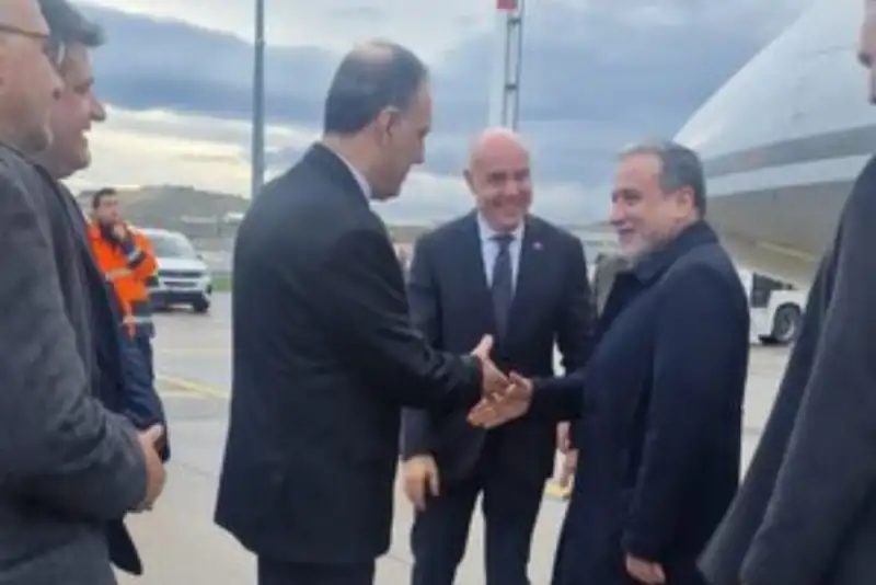 عراقچی وارد استانبول شد