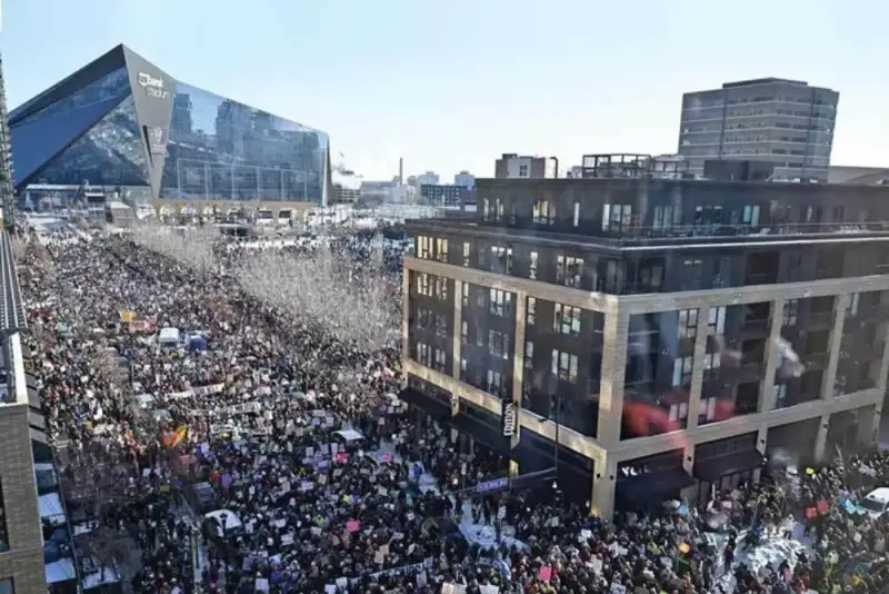 گسترش اعتصاب به سراسر آمریکا