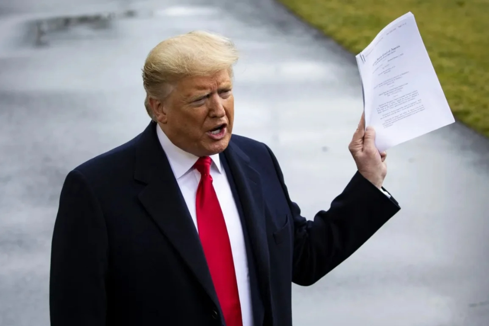 טראמפ תובע את רשות המסים האמריקאית ודורש פיצויים בסך 10 מיליארד דולר