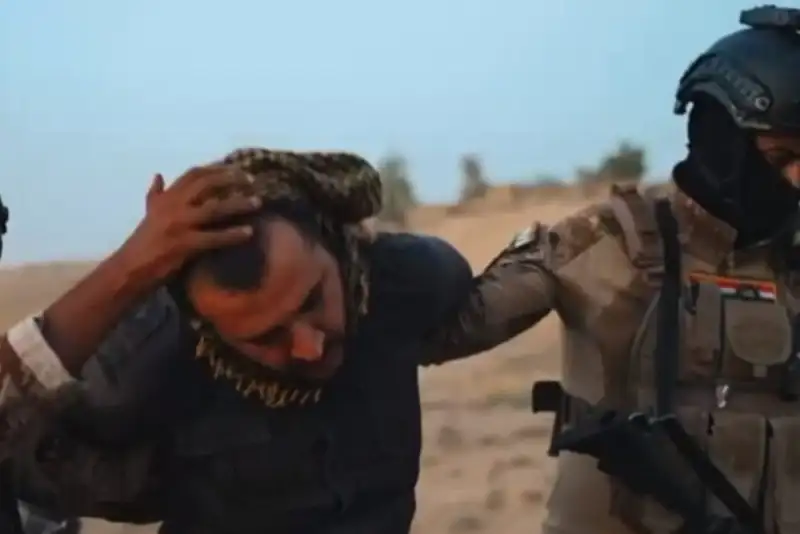 رویترز: انتقال زندانیان داعش از سوریه به عراق کند پیش می رود