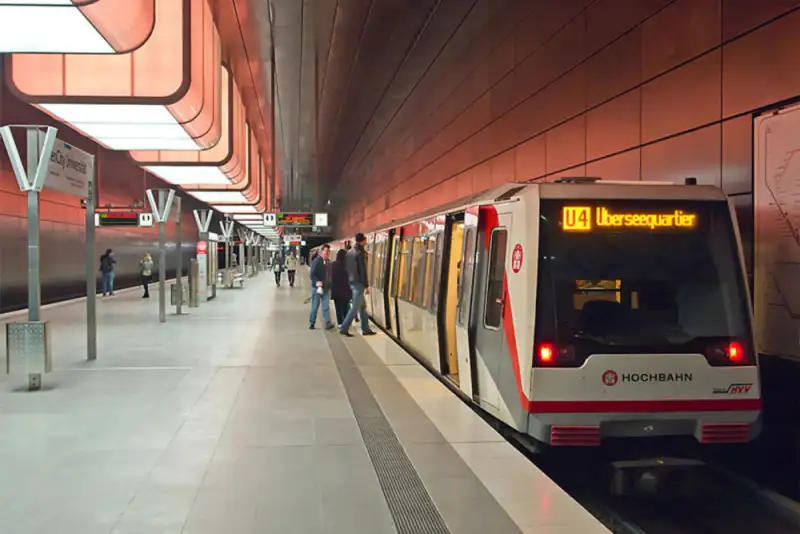 قتل عجیب زن ایرانی در متروی هامبورگ آلمان