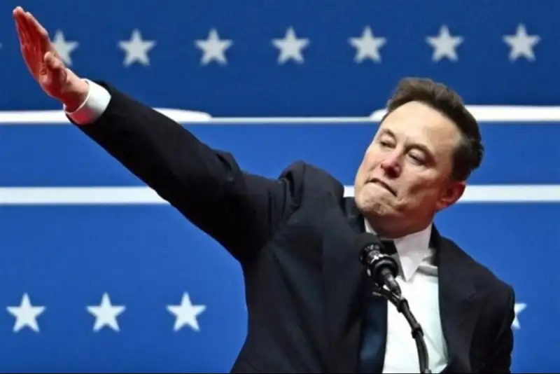 تصمیم ماسک به یکپارچه‌سازی امپراتوری تجاری خود