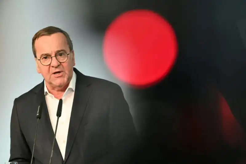 وزیر دفاع آلمان: روسیه قصدی برای پایان دادن به جنگ ندارد