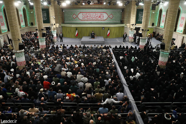 图片新闻：伊朗最高领袖阿亚图拉·哈梅内伊会见民众