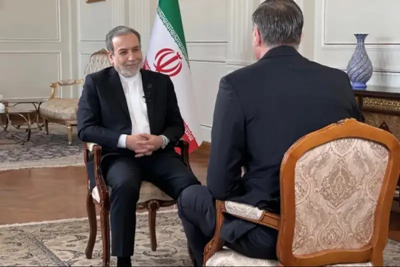 عراقچی: در صورت شکست مذاکرات، آماده جنگ هستیم