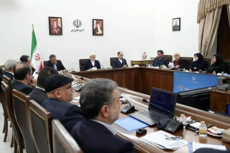 عارف: دولت از اقتدار خود استفاده خواهد کرد