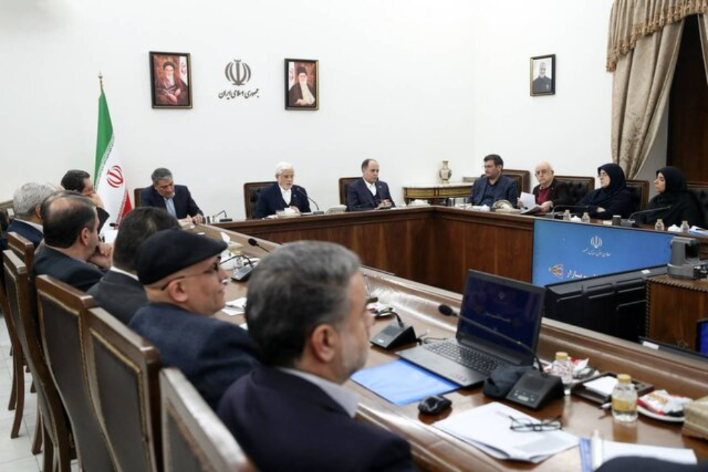 عارف: دولت از اقتدار خود استفاده خواهد کرد