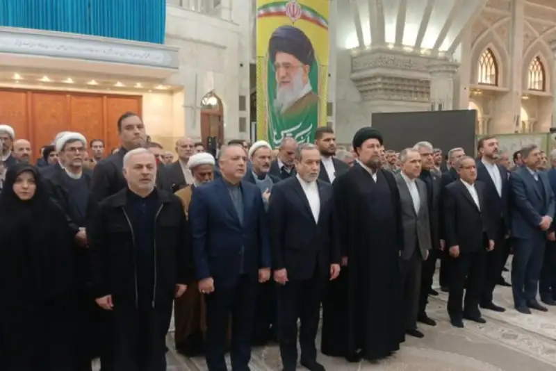 تجدید میثاق وزیر و کارکنان امور خارجه با آرمان‌های امام خمینی (ره)