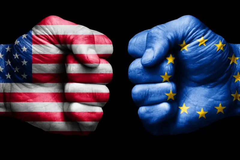 چکمه‌های قدیمی در کفش‌های نو