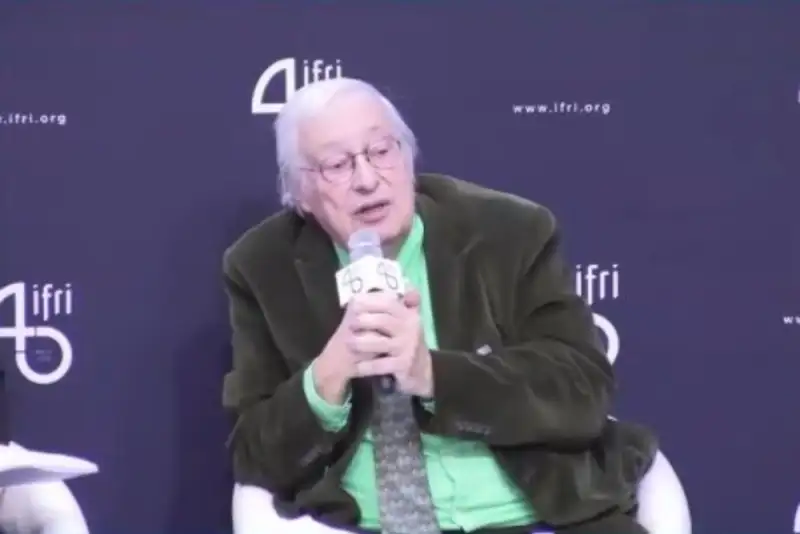 هشدار نظریه‌پرداز فرانسوی نسبت به حمله نظامی به ایران