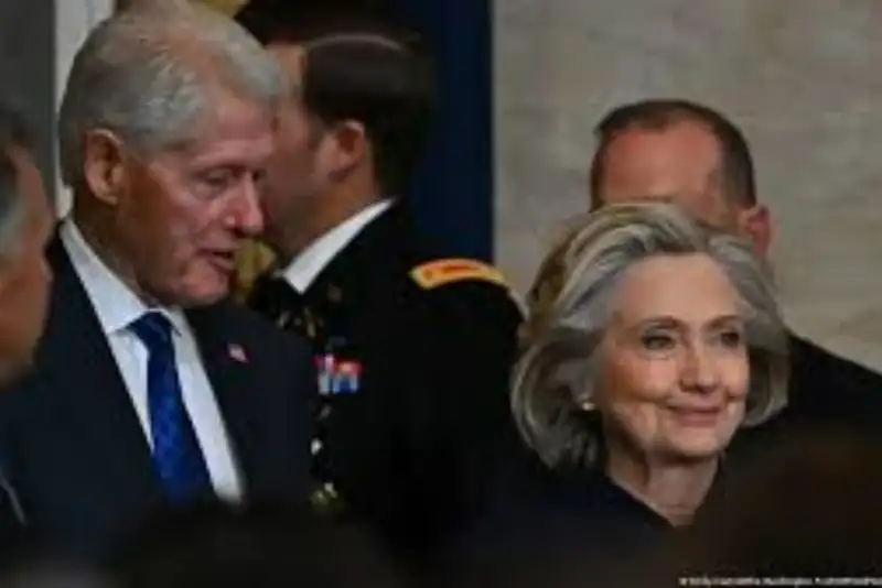 بیل کلینتون و همسرش بر سر پرونده اپستین به کنگره می‌روند