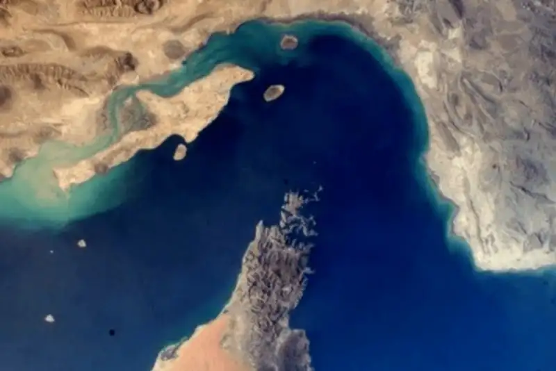 ماجرای مواجهه نیروی دریایی سپاه با کشتی  آمریکایی در تنگه هرمز چه بود؟