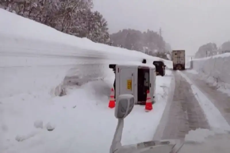 برف جان 30 نفر را در ژاپن گرفت