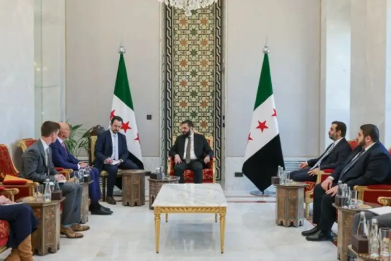 دیدار باراک و الشرع با موضوع تحولات منطقه در دمشق