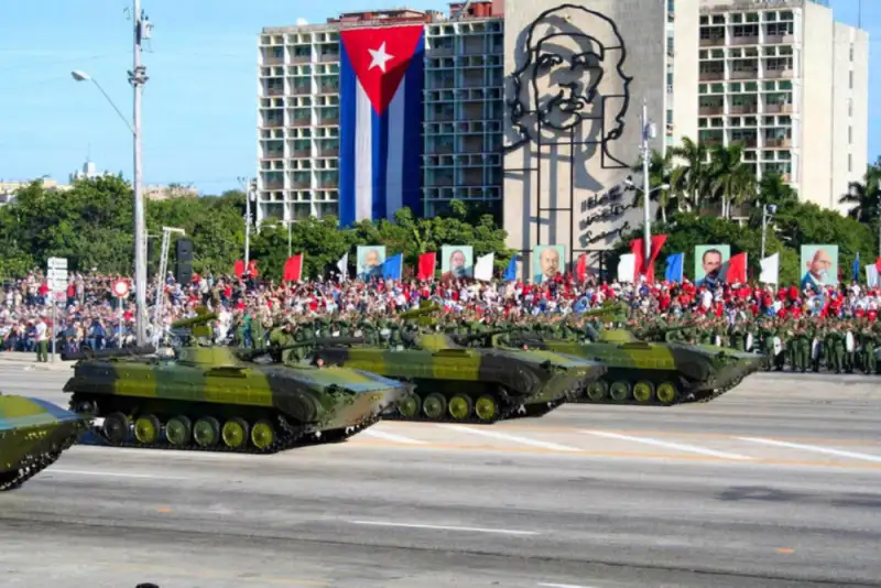 روسیه: برخلاف تهدیدات آمریکا همچنان به کوبا نفت می‌دهیم
