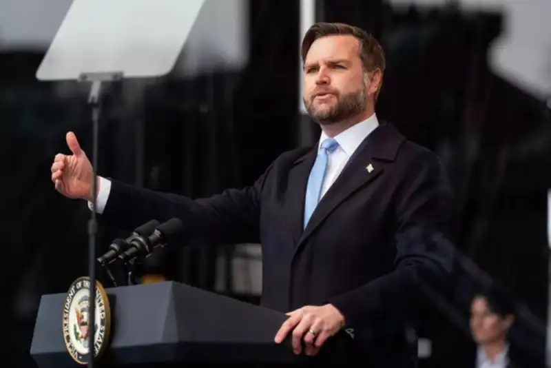 نگرانی معاون رئیس جمهور آمریکا از داشتن سلاح هسته‌ای توسط ایران