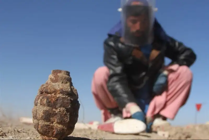 انفجار مین در افغانستان 420 کشته و زخمی برجا گذاشت