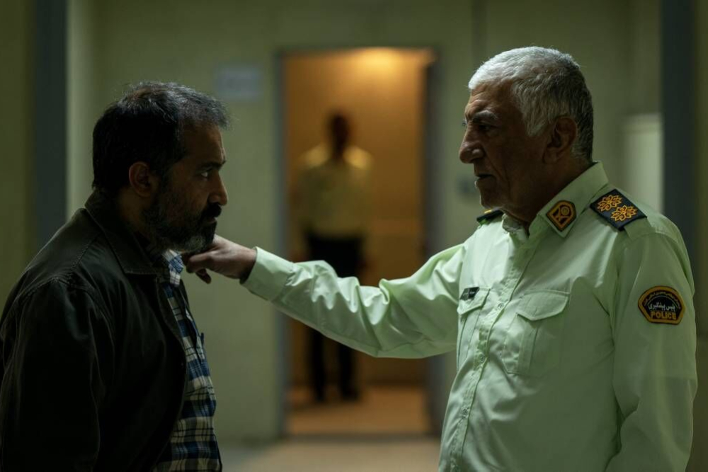 «اسکورت» به سانس فوق‌العاده رسید