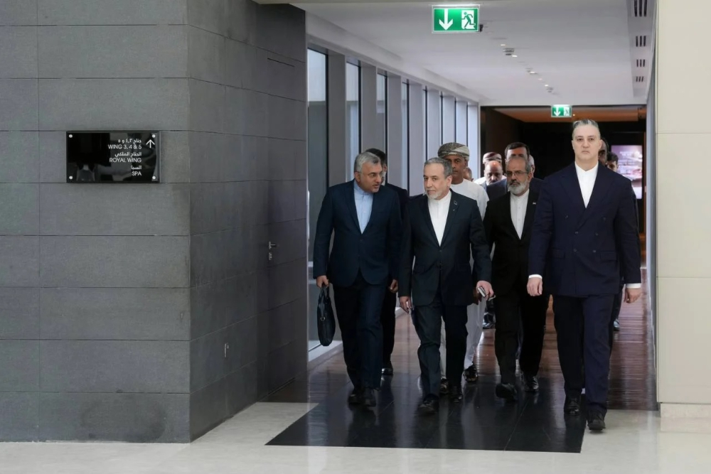 انتهاء جولة المفاوضات الجديدة بين طهران وواشنطن؛ الوفد الإيراني يعود إلى مقر إقامته