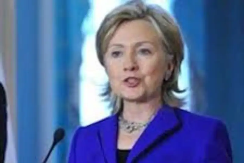 کلینتون خواستار پخش علنی جلسات دادگاه با حضور دوربین‌ها شد